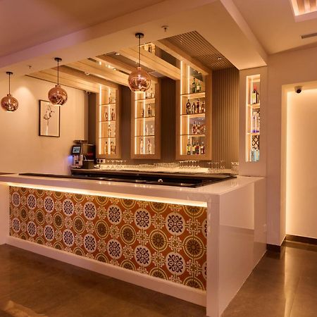 Delite Sarovar Portico Faridabad Extérieur photo