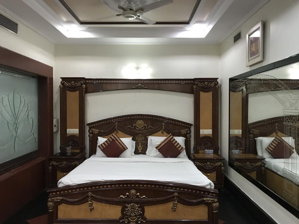 Delite Sarovar Portico Faridabad Extérieur photo