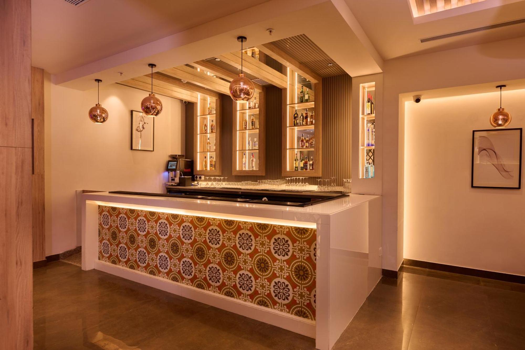 Delite Sarovar Portico Faridabad Extérieur photo