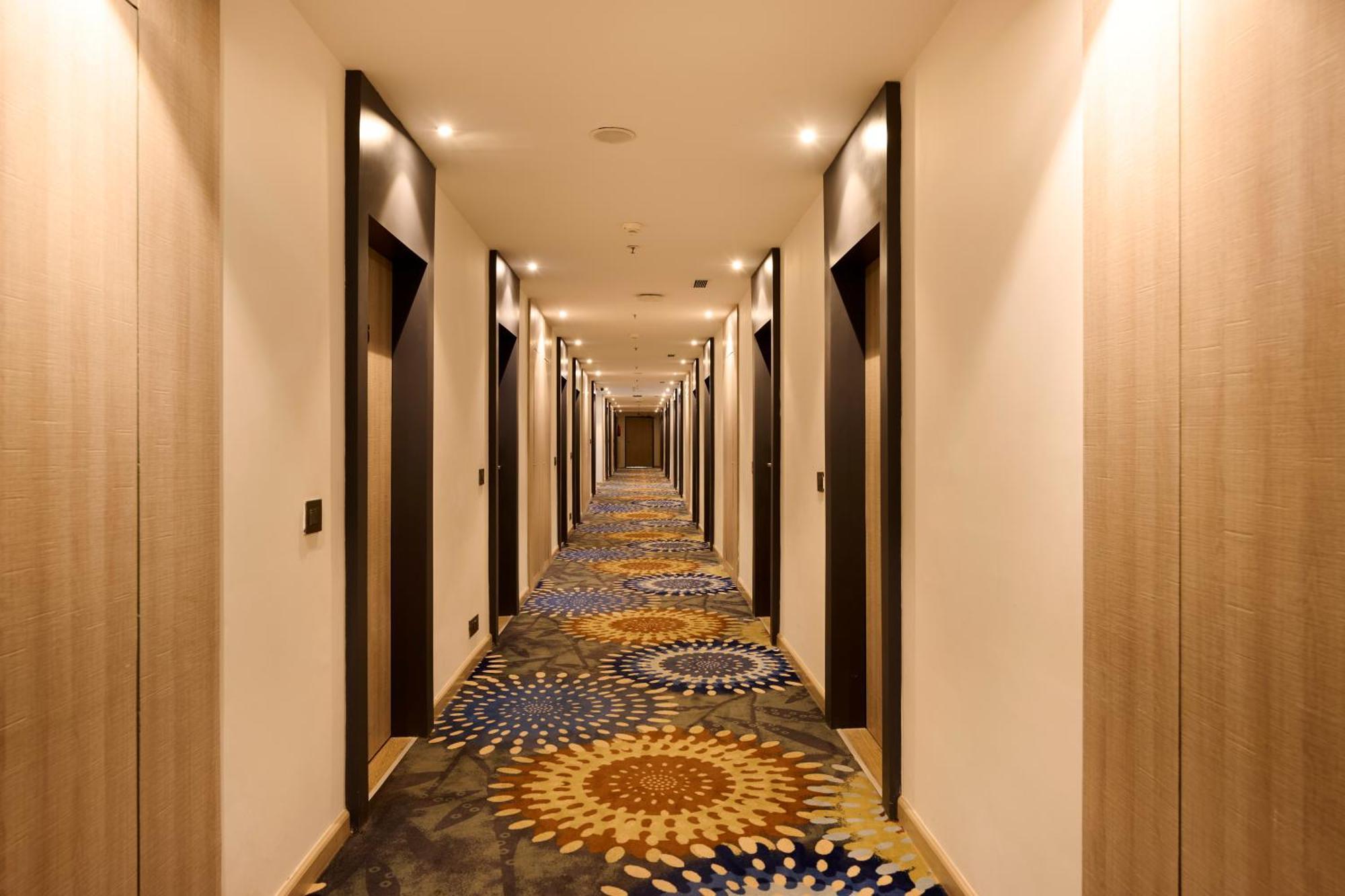 Delite Sarovar Portico Faridabad Extérieur photo