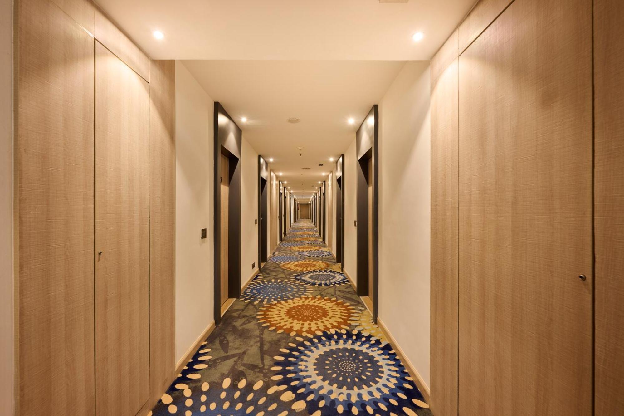 Delite Sarovar Portico Faridabad Extérieur photo