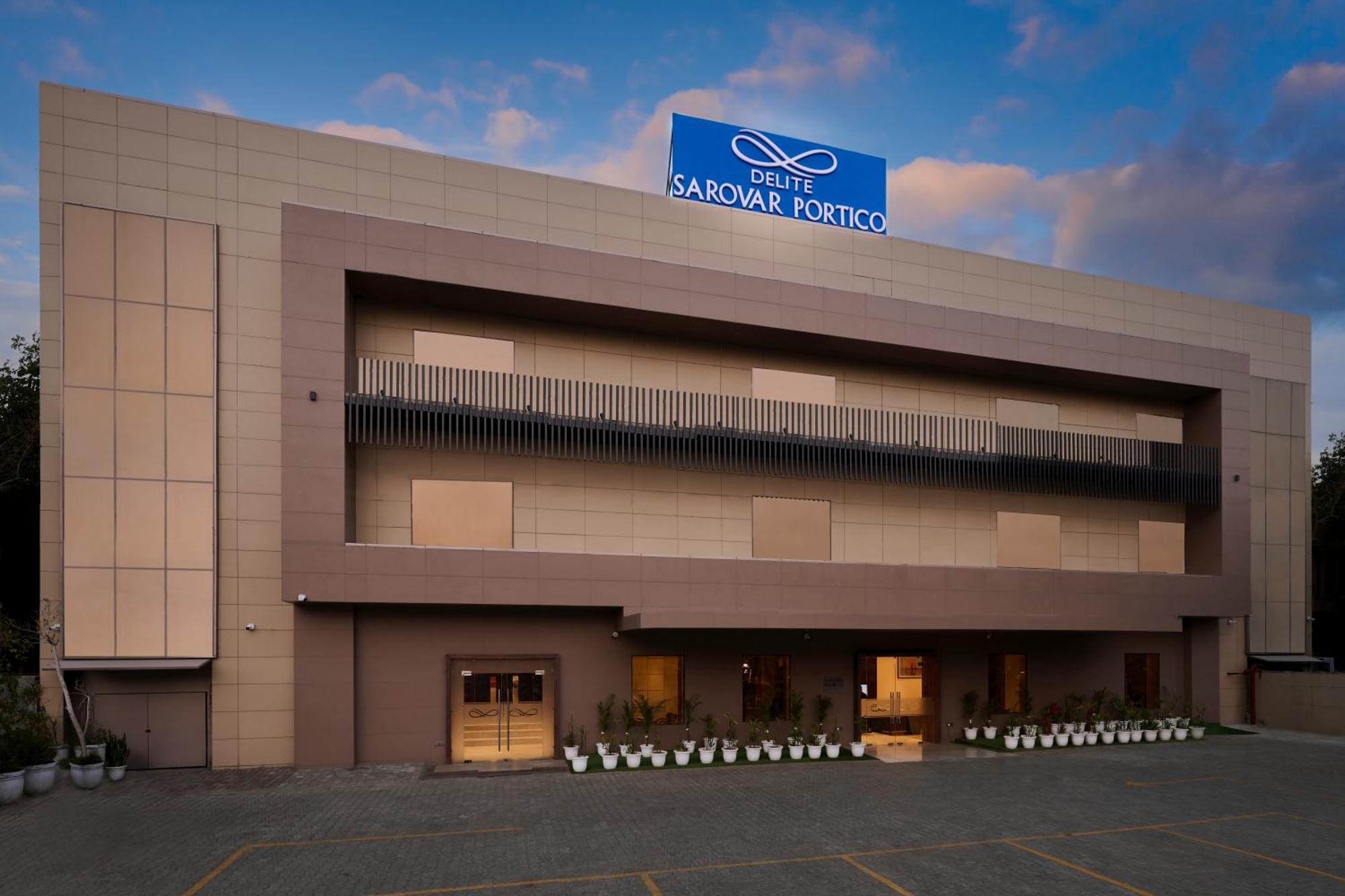 Delite Sarovar Portico Faridabad Extérieur photo