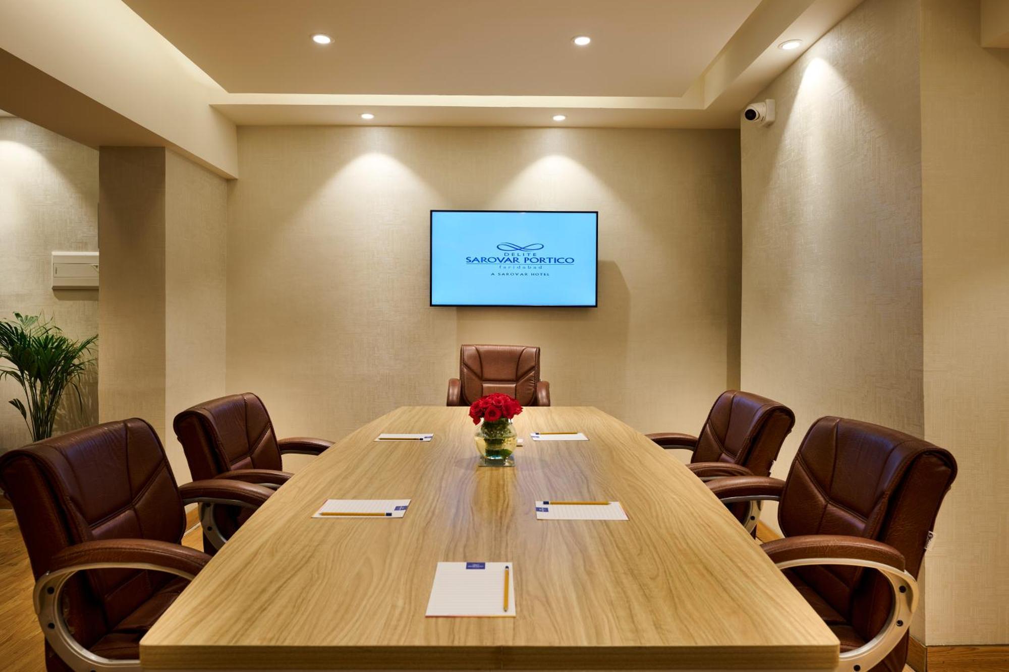 Delite Sarovar Portico Faridabad Extérieur photo
