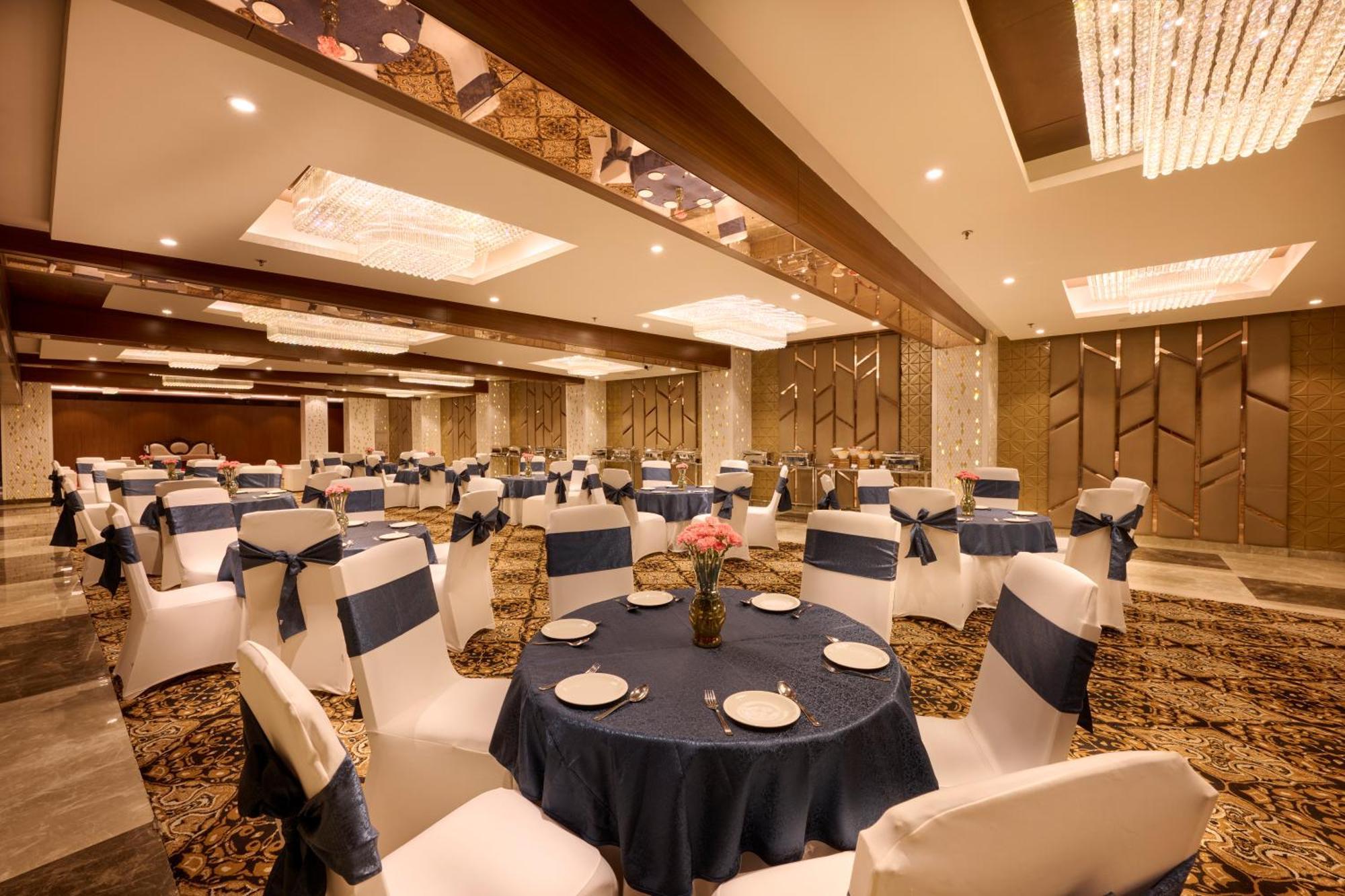 Delite Sarovar Portico Faridabad Extérieur photo