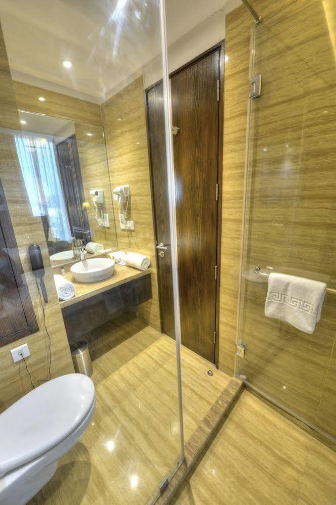 Delite Sarovar Portico Faridabad Extérieur photo